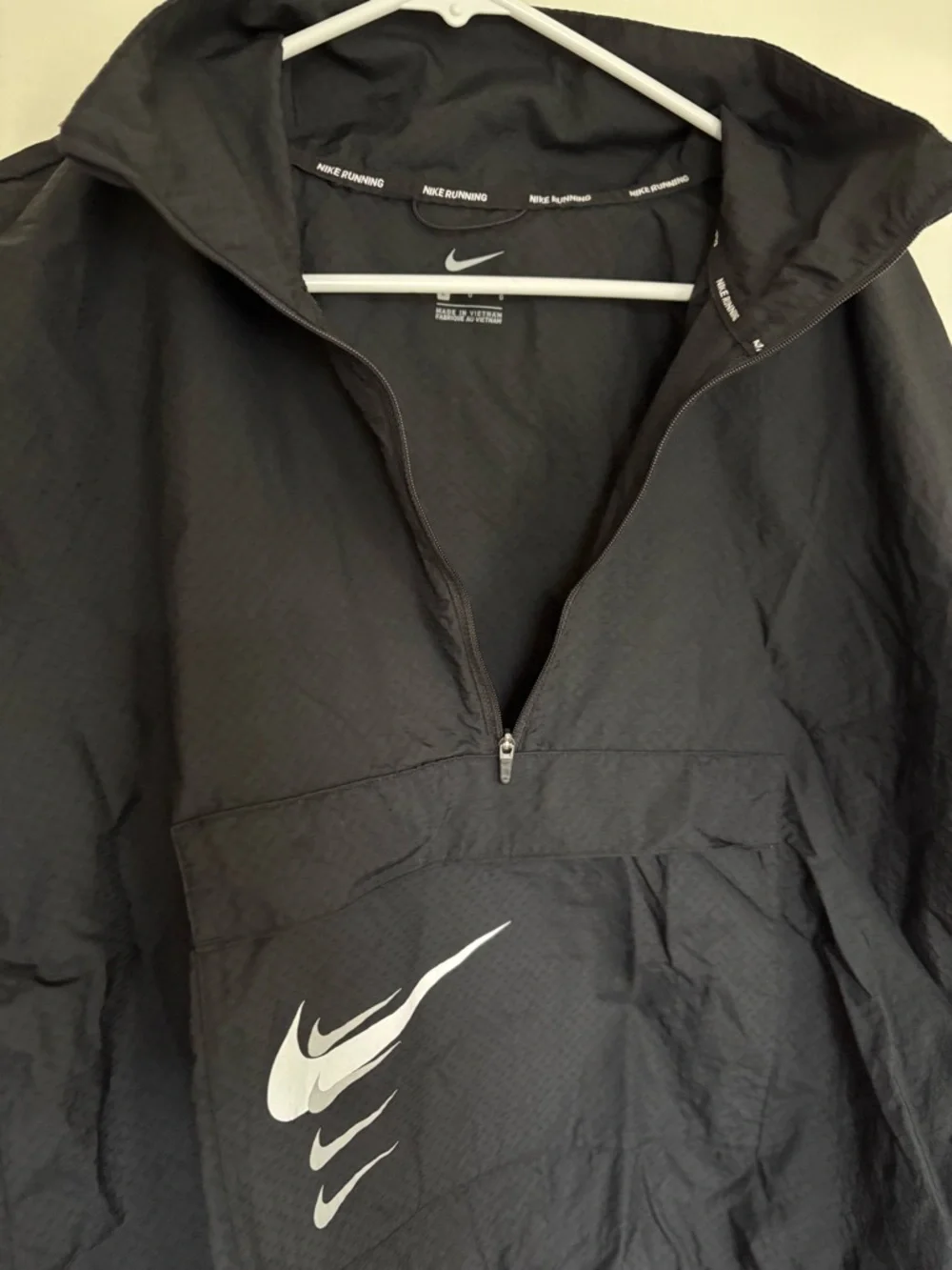 Nike Windbreaker - Picture 2 of 4
